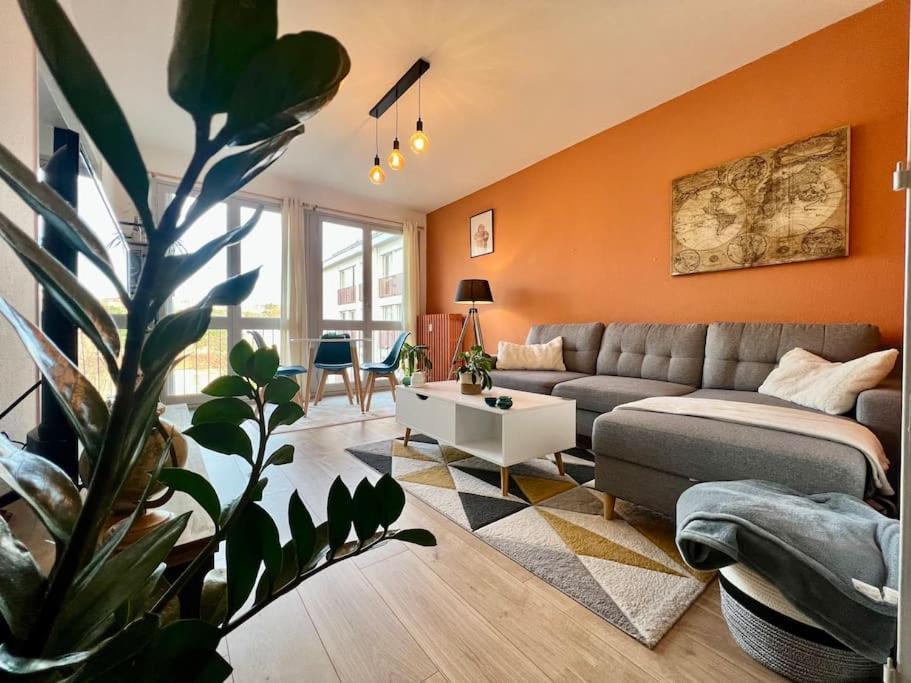 Apartament Le P'Tit Anatole - Joli T2 Avec Parking Poitiers Zewnętrze zdjęcie