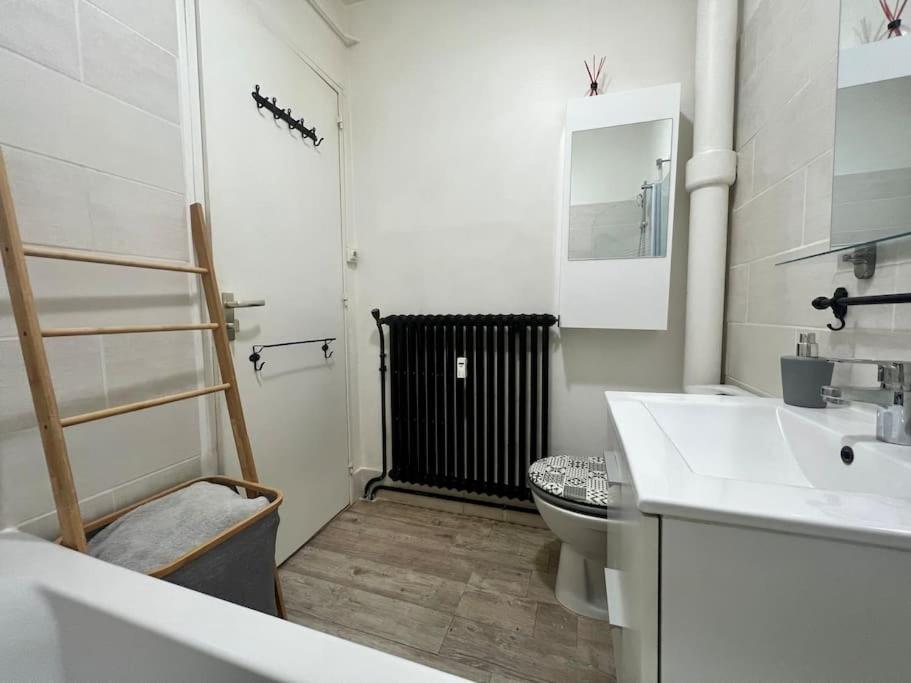 Apartament Le P'Tit Anatole - Joli T2 Avec Parking Poitiers Zewnętrze zdjęcie